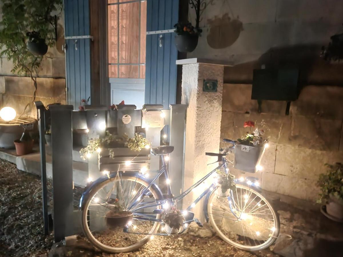La Charentaise Des Lilas Saint-Léger Eksteriør billede