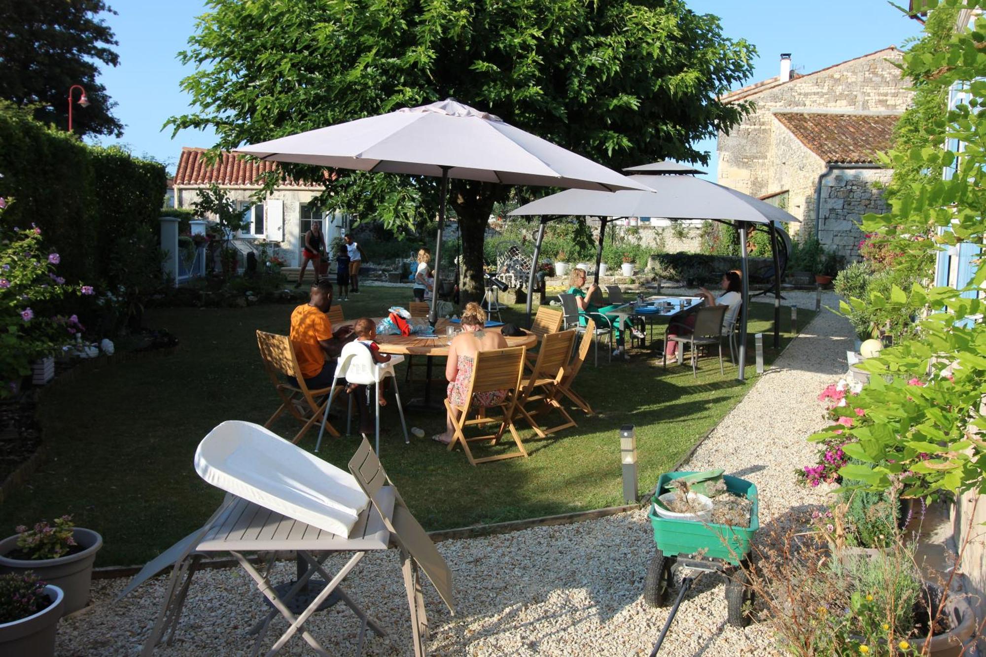 La Charentaise Des Lilas Saint-Léger Eksteriør billede